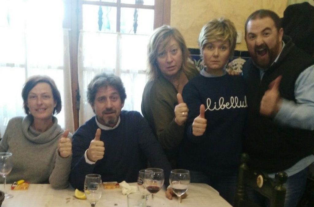 “Manequinchallenge” en Comida de Navidad del Equipo de Joaquín y Asun de Inmobiliaria Quasablanqua