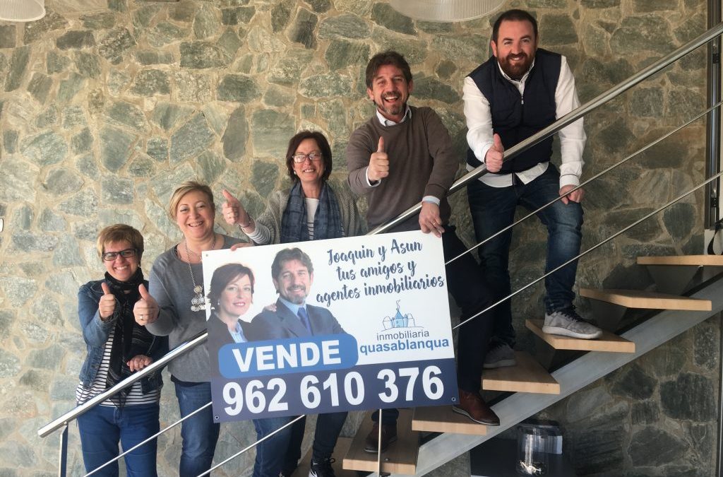 Joaquín y Asun en la cartelería