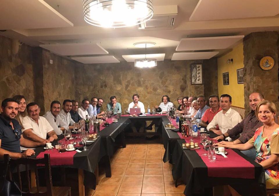 Joaquín y Asun construyen su equipo