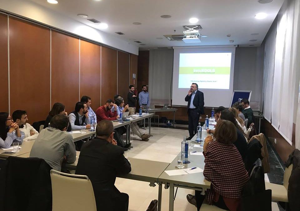 Joaquín y Asun se forman en Marketing con Dionisio Escarabajal